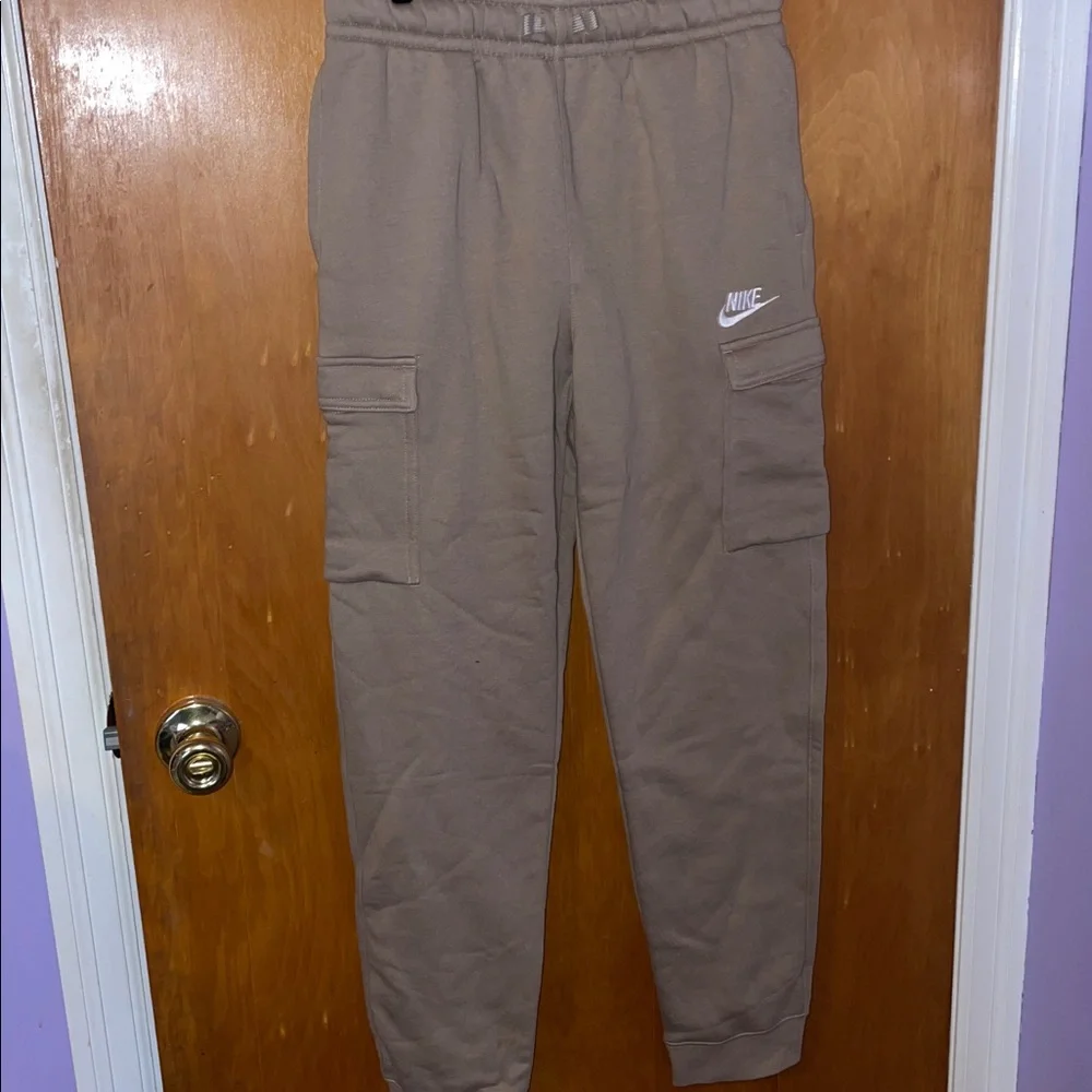 Boy’s Nike Gray Cargo Joggers - Picture 3 of 15